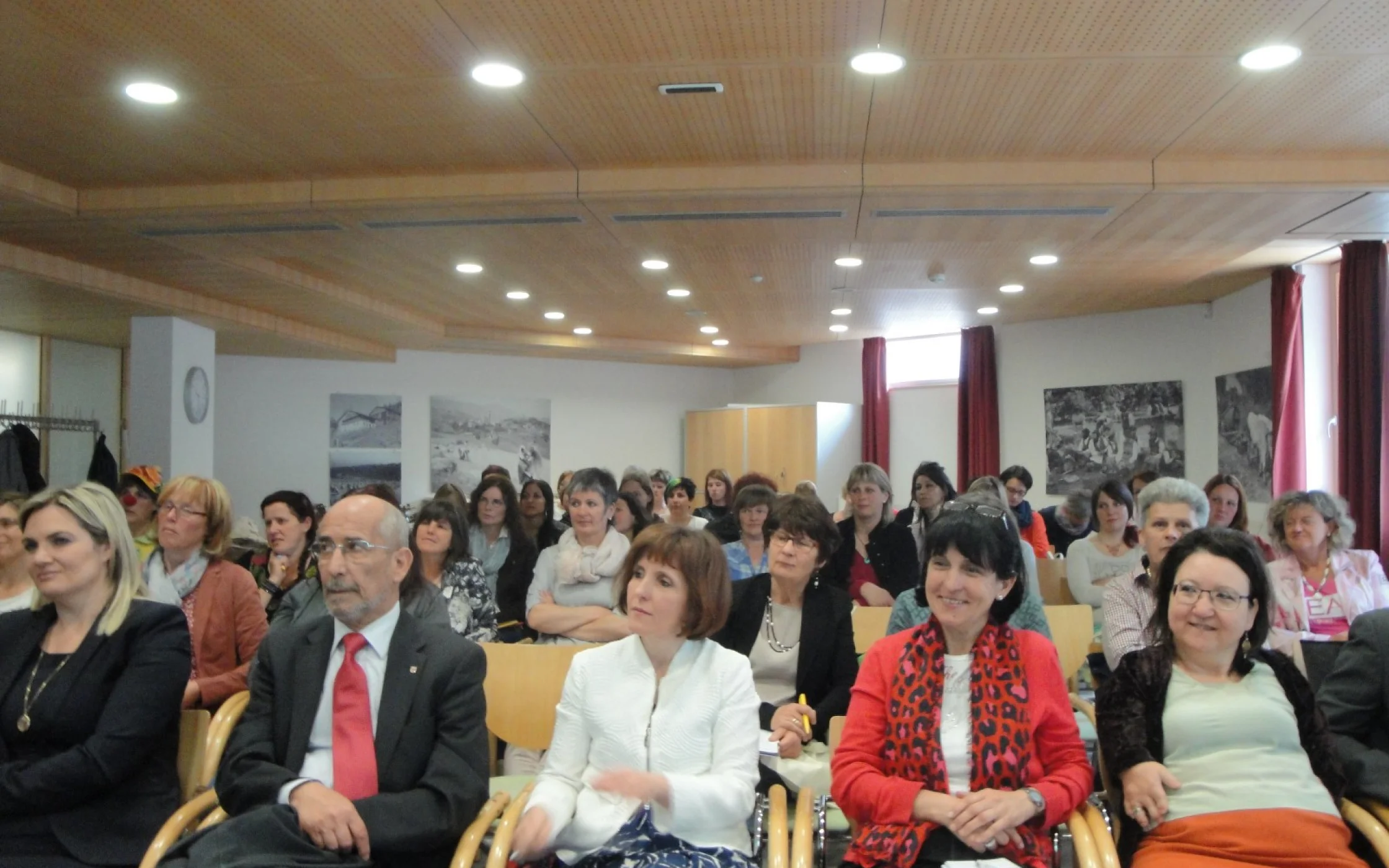 Vollversammlung Saal_1600x1200.JPG